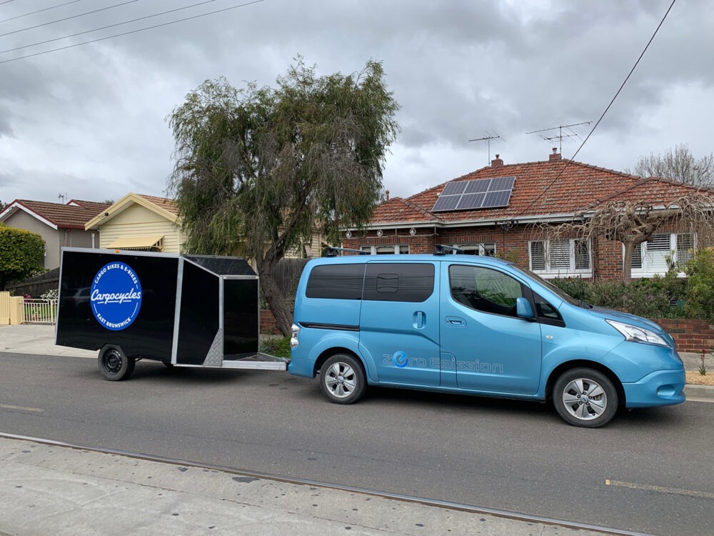 Nissan-van-cargocycles-trailer-street Nissan van cargocycles trailer street
